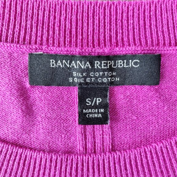 Banana Republic Silk and Cotton Fuchsia Fall Pullover Sweater (S) - Picture 2 of 6